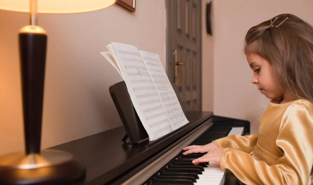 8岁孩童学习钢琴需要准备什么？
